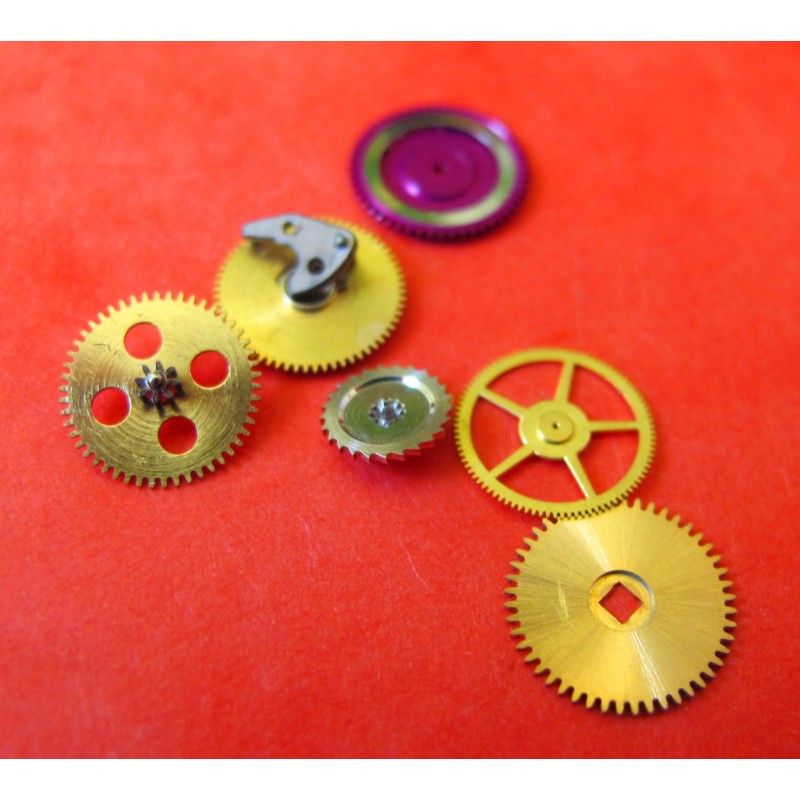 VARIOUS ROLEX SPARES MOVEMENT 1570-1560