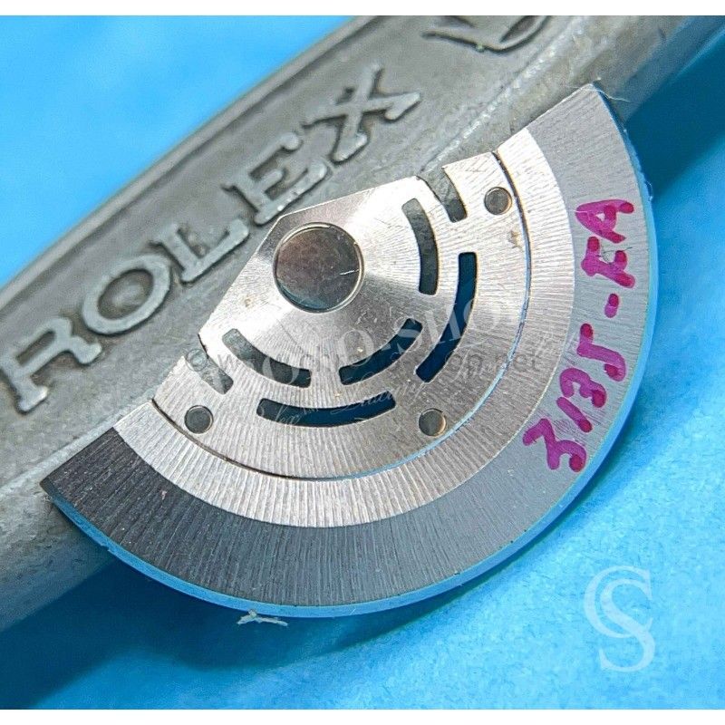 Rolex 3135-570 Oscillating Weight Rotor with Rotor Axle Installed part Genuine vintage watch spare Rolex Rolex 3135-570 Oscillating Weight Rotor with Rotor Axle Installed part Genuine vintage watch spare Rolex