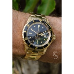 Rolex 1680/8 Submariner Date Yellow Gold ref 1680-8 Cal 1570 Yellow gold Watch Luminova seconds hand