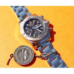 Breitling Avenger II Ref. A13381111C1A1 43 mm Acier montres hommes sport Boite papiers
